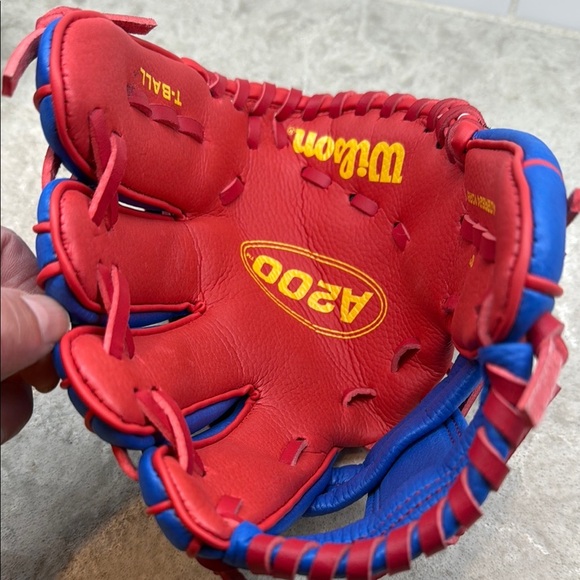 Wilson Youth Red and Blue EZ-Catch T-Ball Baseball Glove. Never used. - Picture 4 of 7